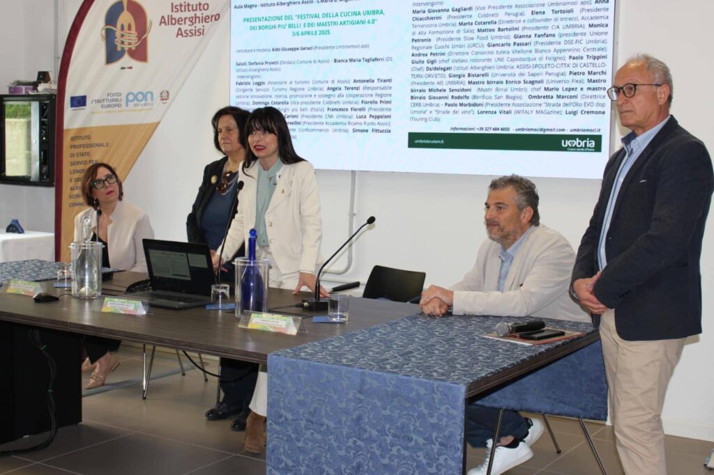 Associazione Umbriamoci, Assisi - Presentato ad Assisi il progetto di una carta di identità culinaria per la Regione e annunciato il Festival della Cucina Umbra, dei Borghi più Belli e dei Maestri Artigiani 4.0 atteso per aprile 2025